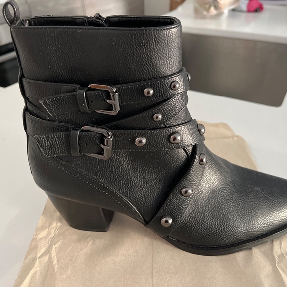 Black block heel boots - Picture 2 of 5